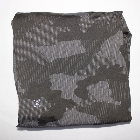 Lululemon T.H.E. Short 9" Linerless Shorts Size Medium - Picture 1 of 10